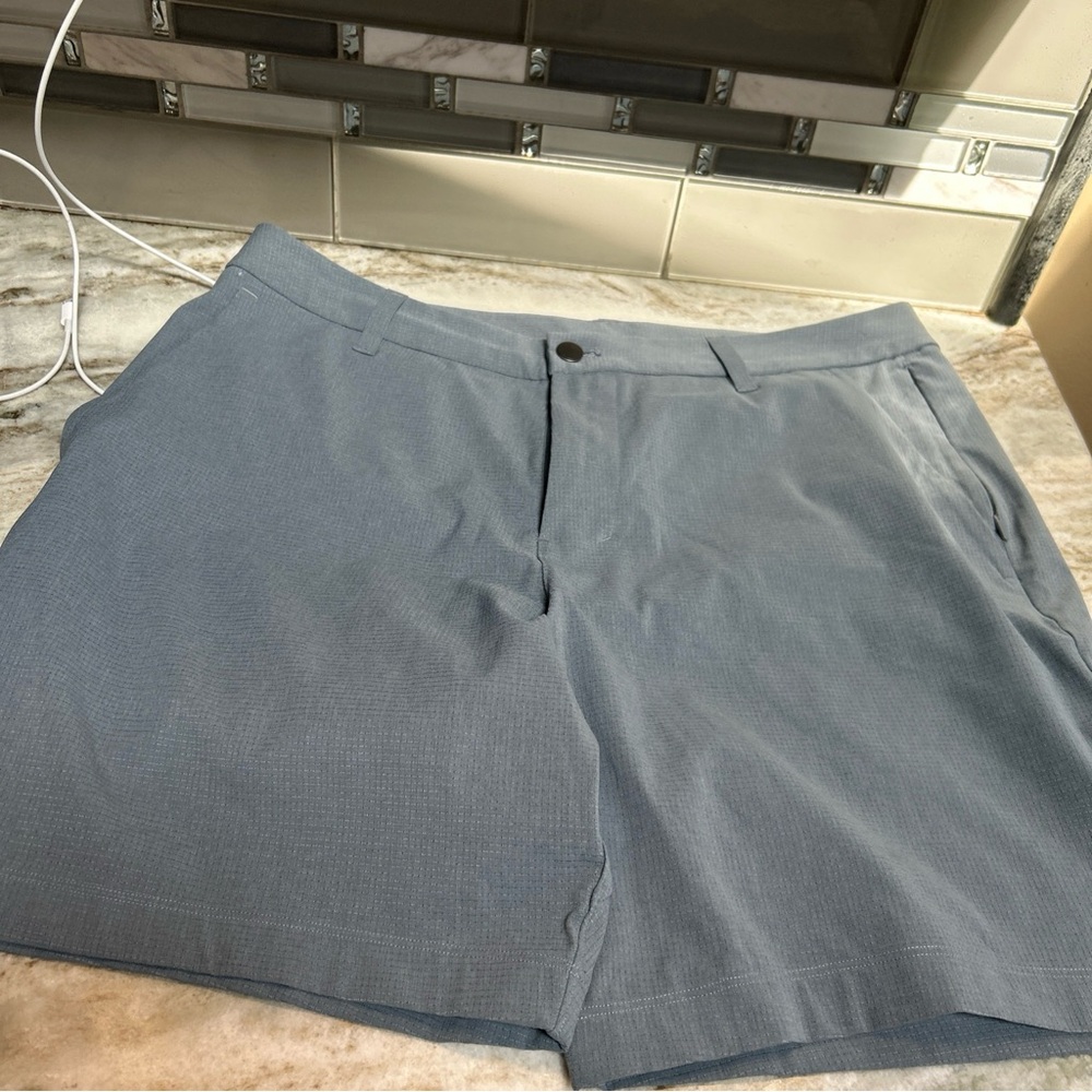 Lululemon athletica Commission Shorts Mens 34 Warpstreme Golf  Chino Casual 8 In